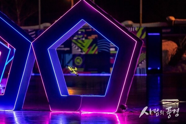 Phygital Drone Racing