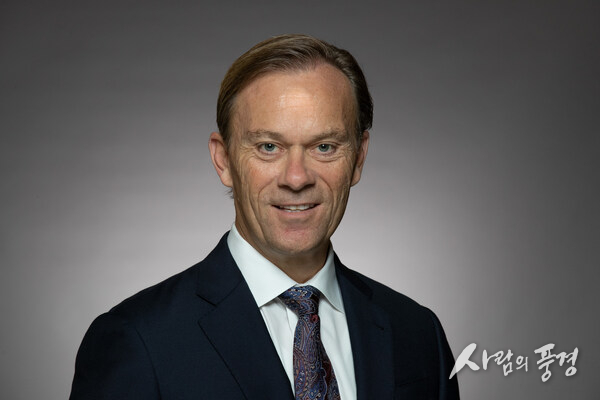 Shannon McDaniel Headshots CRD 2022 Master 214