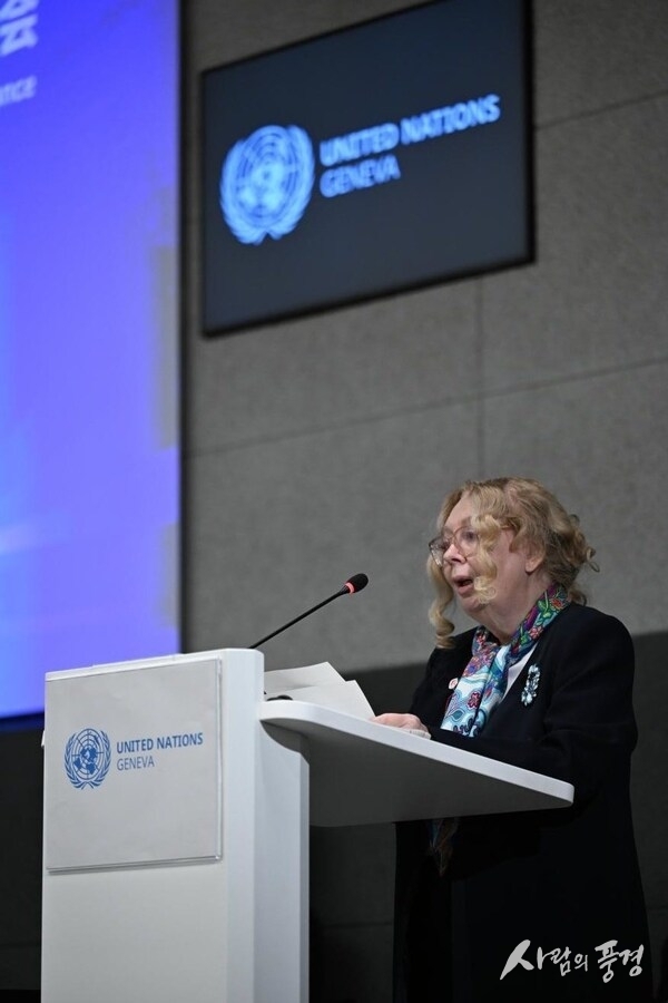 Tatiana Valovaya delivered a address at the seminar.(Yang Lei)